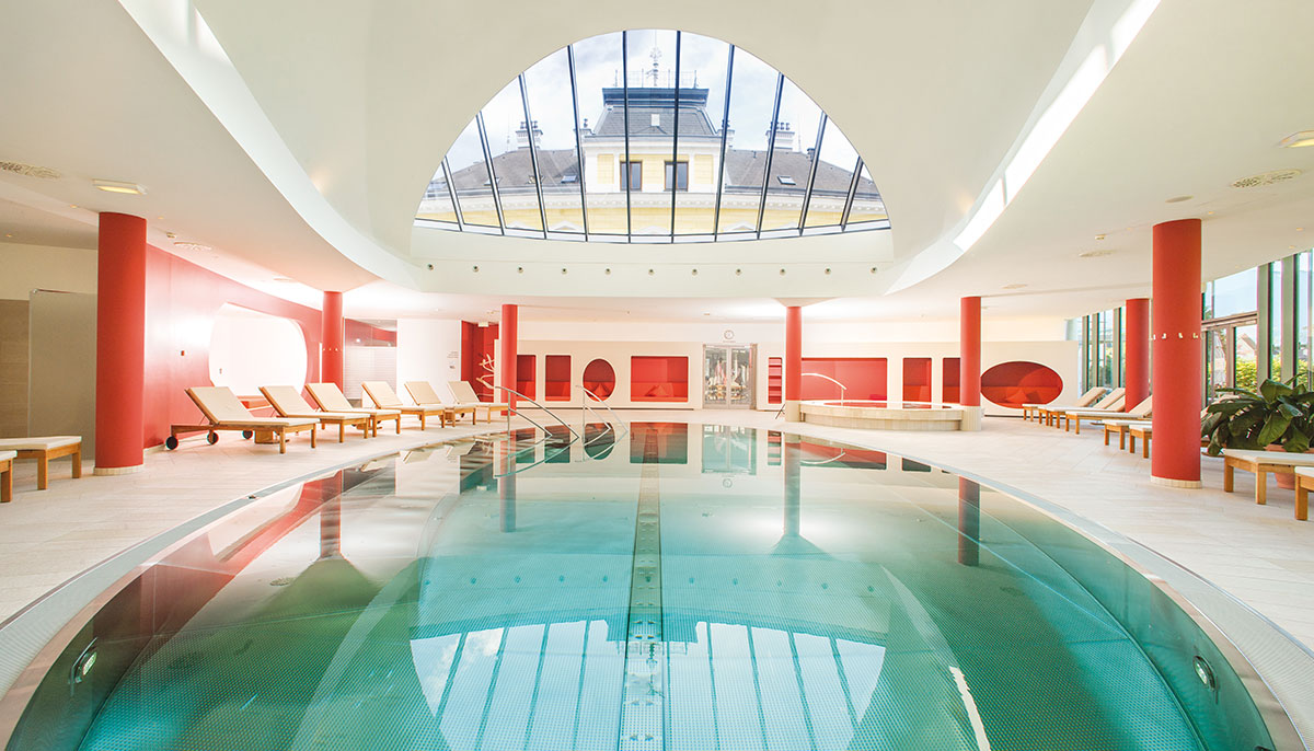 Relax-Indoor-Pool